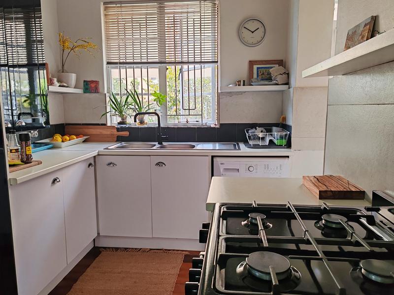 To Let 2 Bedroom Property for Rent in Vredehoek Western Cape
